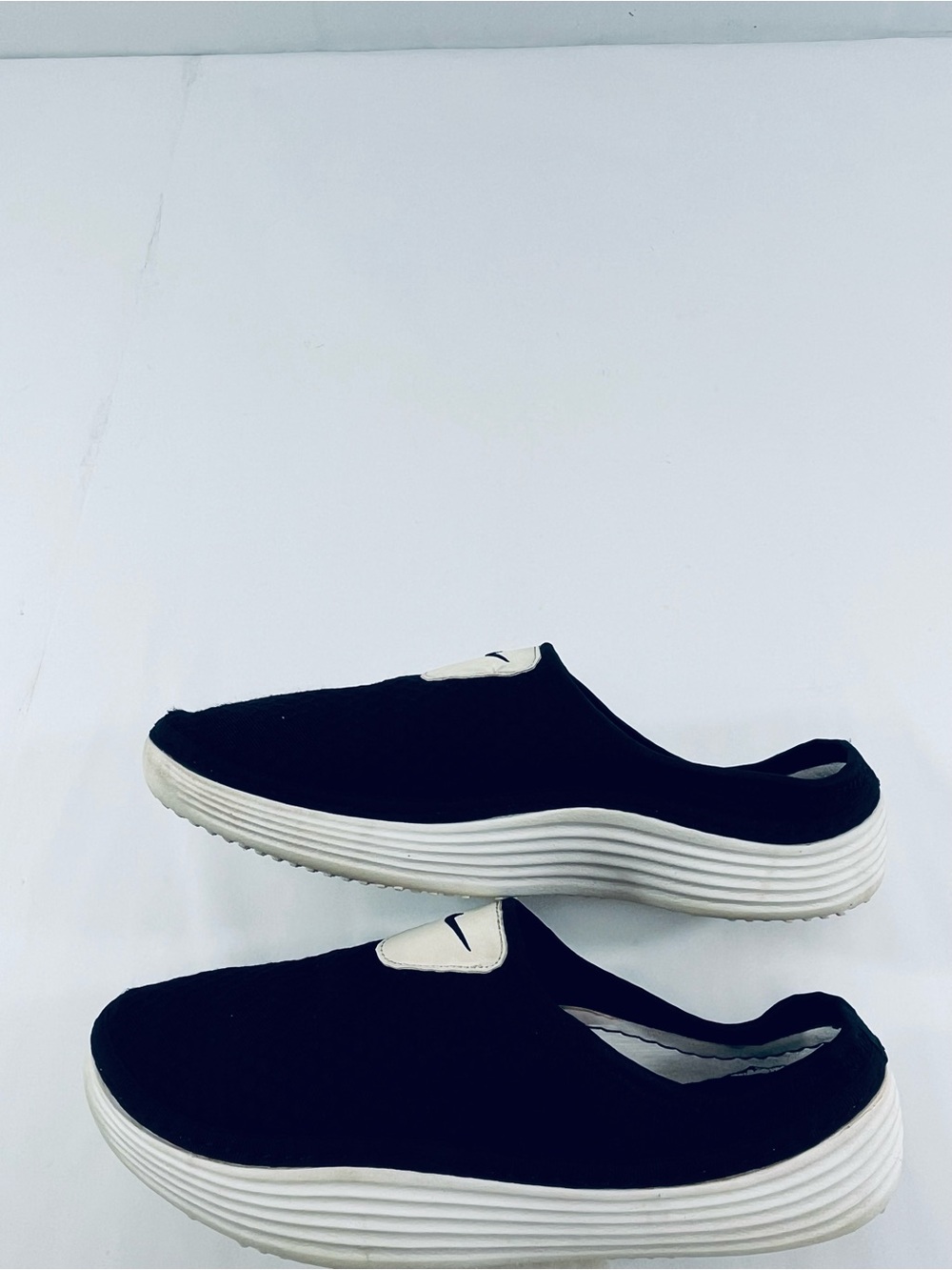 Nike Women’s Size:9 Slip-On Black Knit  Sneakers #555346-001 with White Sole